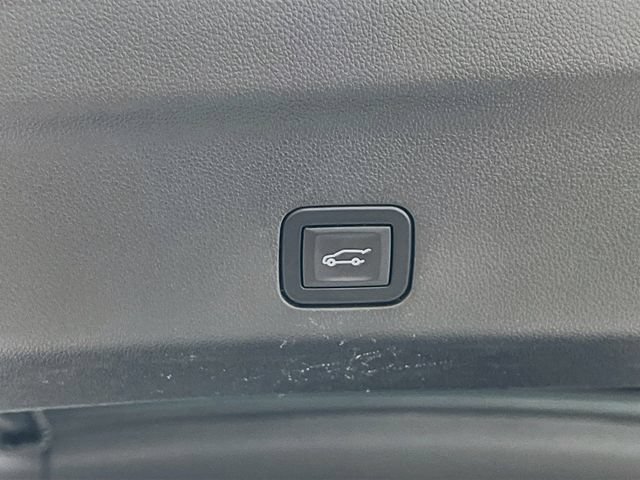 Used 2025 Chevrolet Suburban High Country AWD/4WD image 30