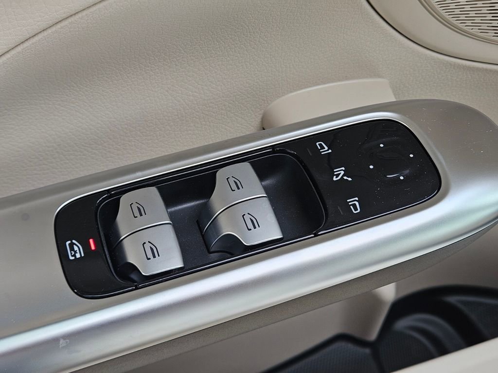 New 2026 Mercedes-Benz C 300 4MATIC Sedan image 17