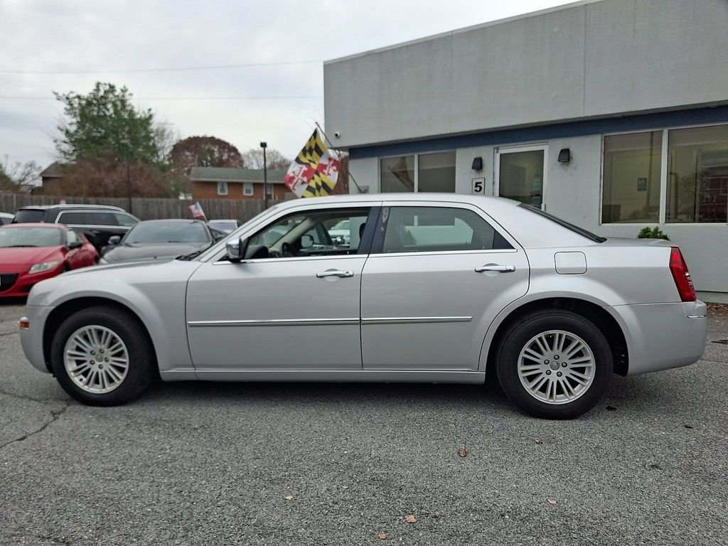 Used 2010 Chrysler 300 Touring image 7