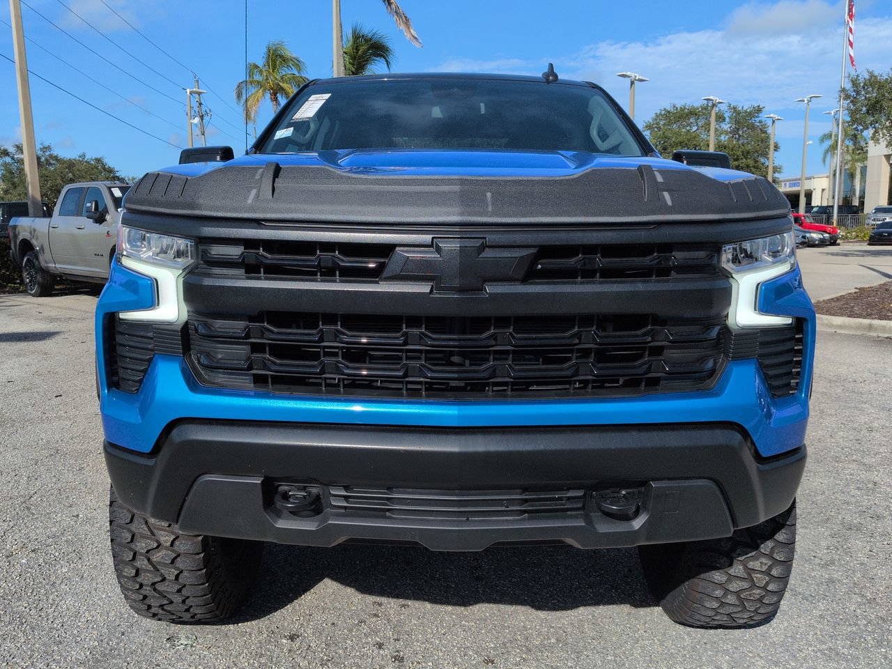 Used 2025 Chevrolet Silverado 1500 LT AWD/4WD image 3