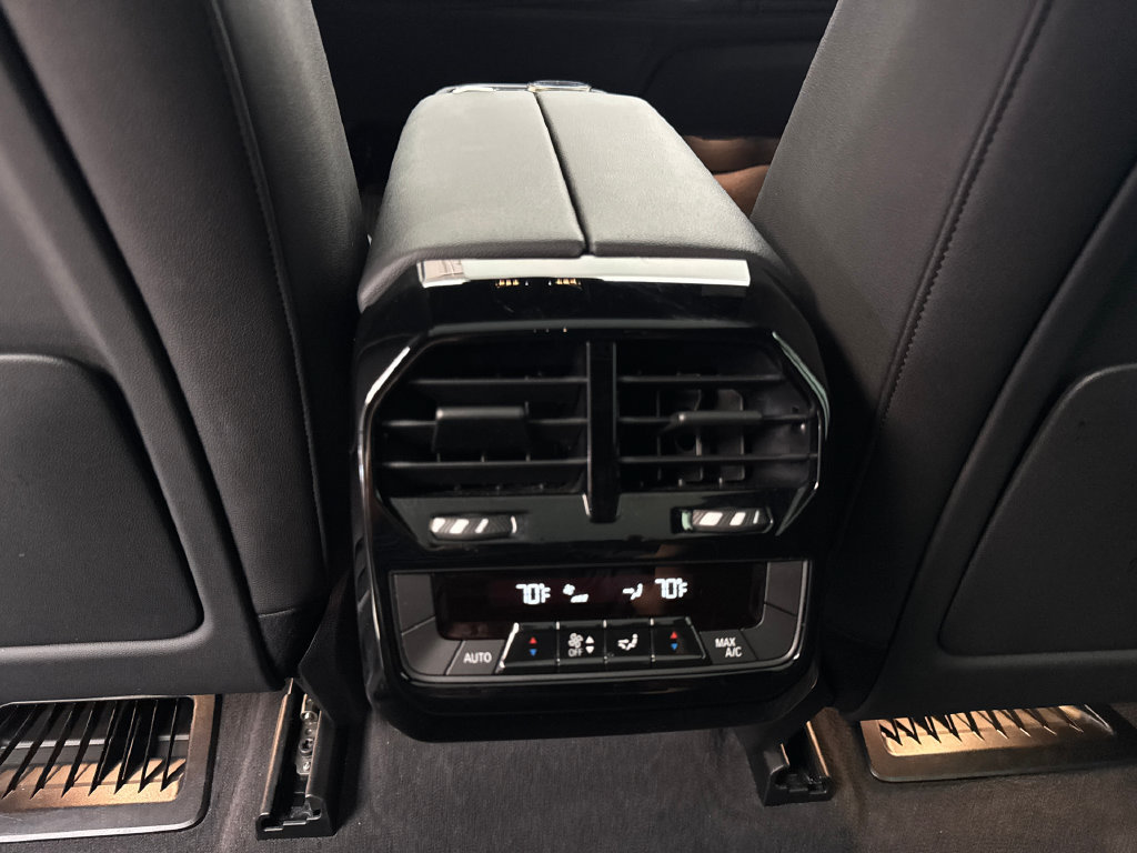 Used 2024 BMW iX xDrive50 w/ Sport Package AWD/4WD image 69