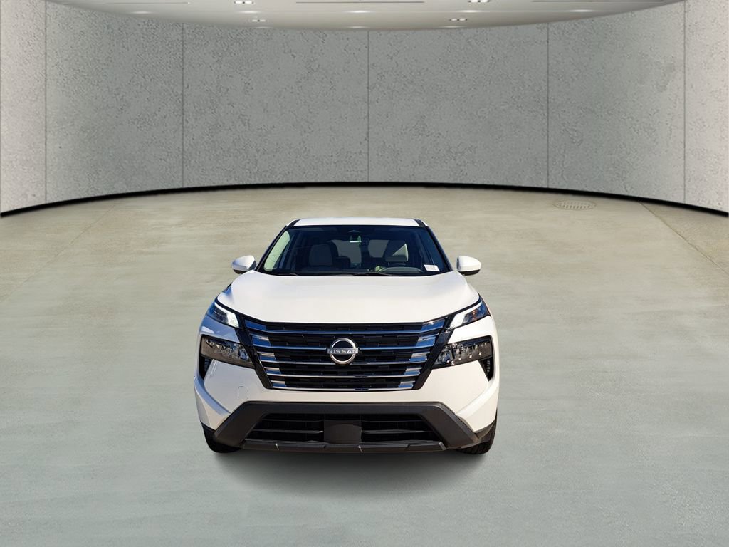 Used 2024 Nissan Rogue SV image 2