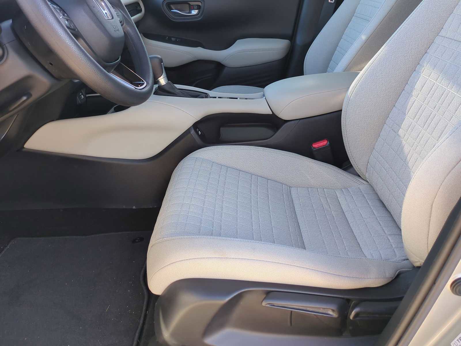 Used 2023 Honda HR-V LX image 18