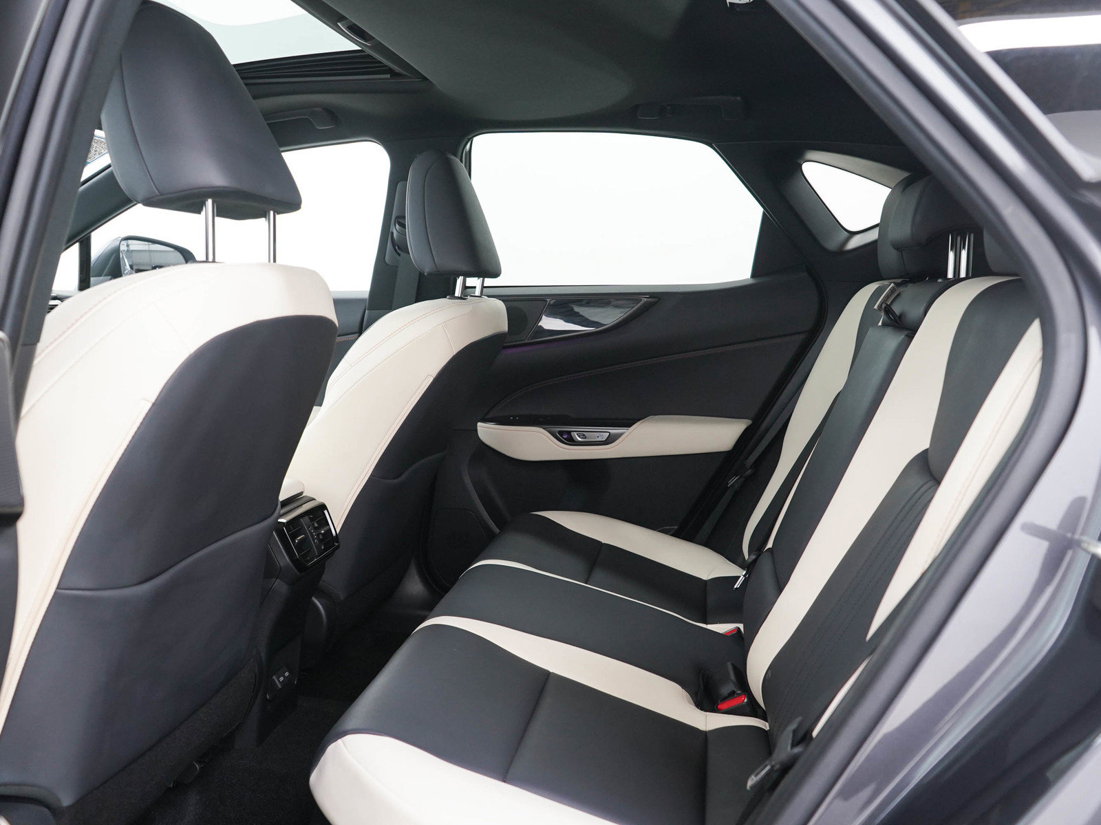 Used 2022 Lexus NX 350h AWD image 15