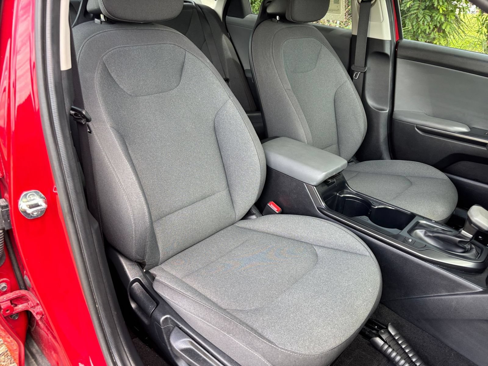 Used 2025 Kia K4 FWD image 35