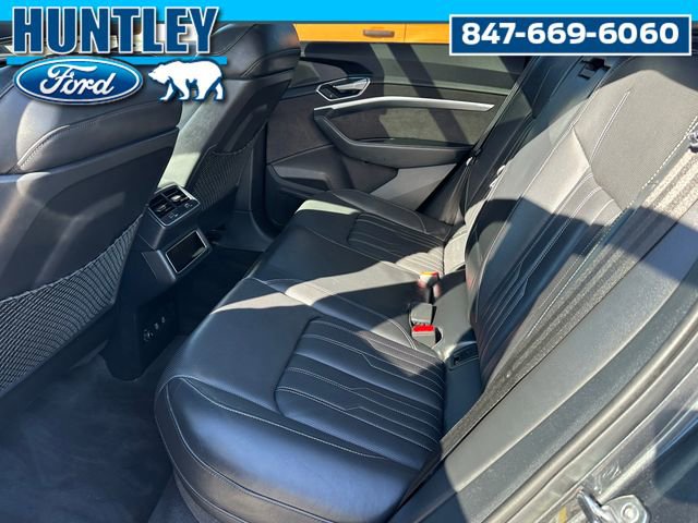 Used 2019 Audi e-tron Prestige w/ Prestige Package image 18