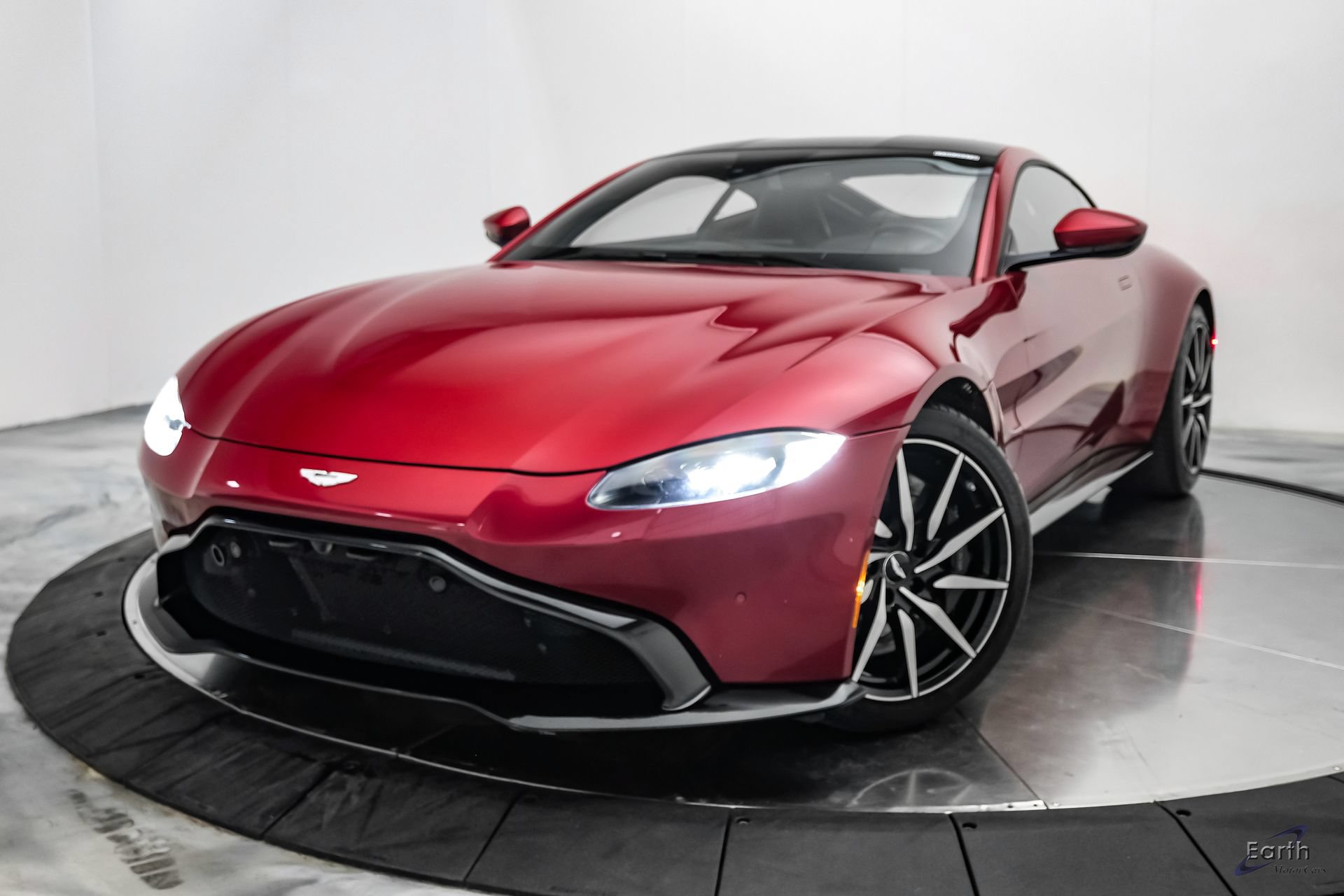Used 2019 Aston Martin V8 Vantage Coupe RWD image 6