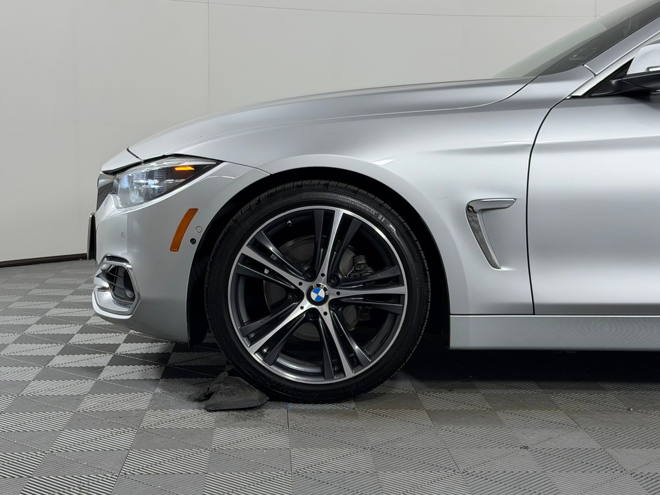 Used 2020 BMW 430i Coupe w/ Executive Package image 11