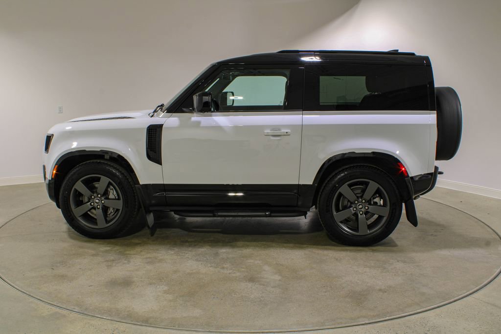 Used 2025 Land Rover Defender 90 X-Dynamic SE AWD/4WD image 2