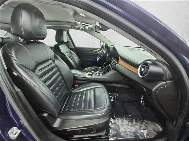 Used 2019 Alfa Romeo Giulia Ti w/ Quick Order Package 22X Lusso AWD/4WD image 25