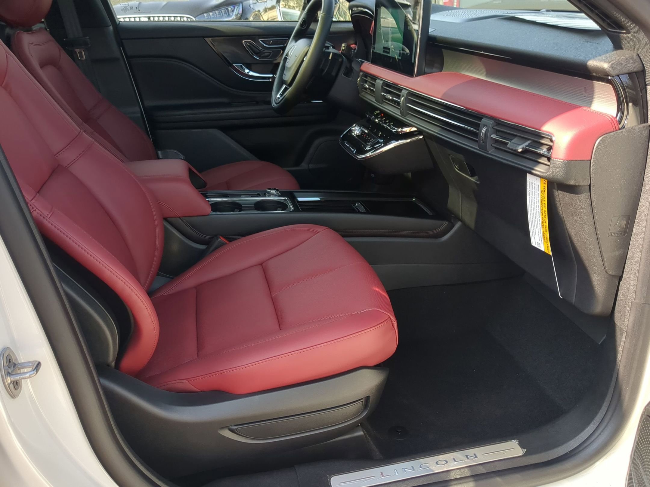 New 2026 Lincoln Corsair Reserve w/ Jet Appearance Package FWD image 24