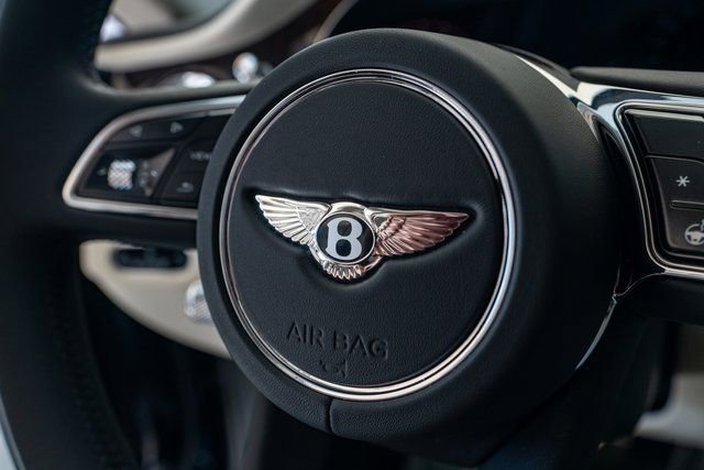 New 2025 Bentley Flying Spur Plug-In Hybrid image 35