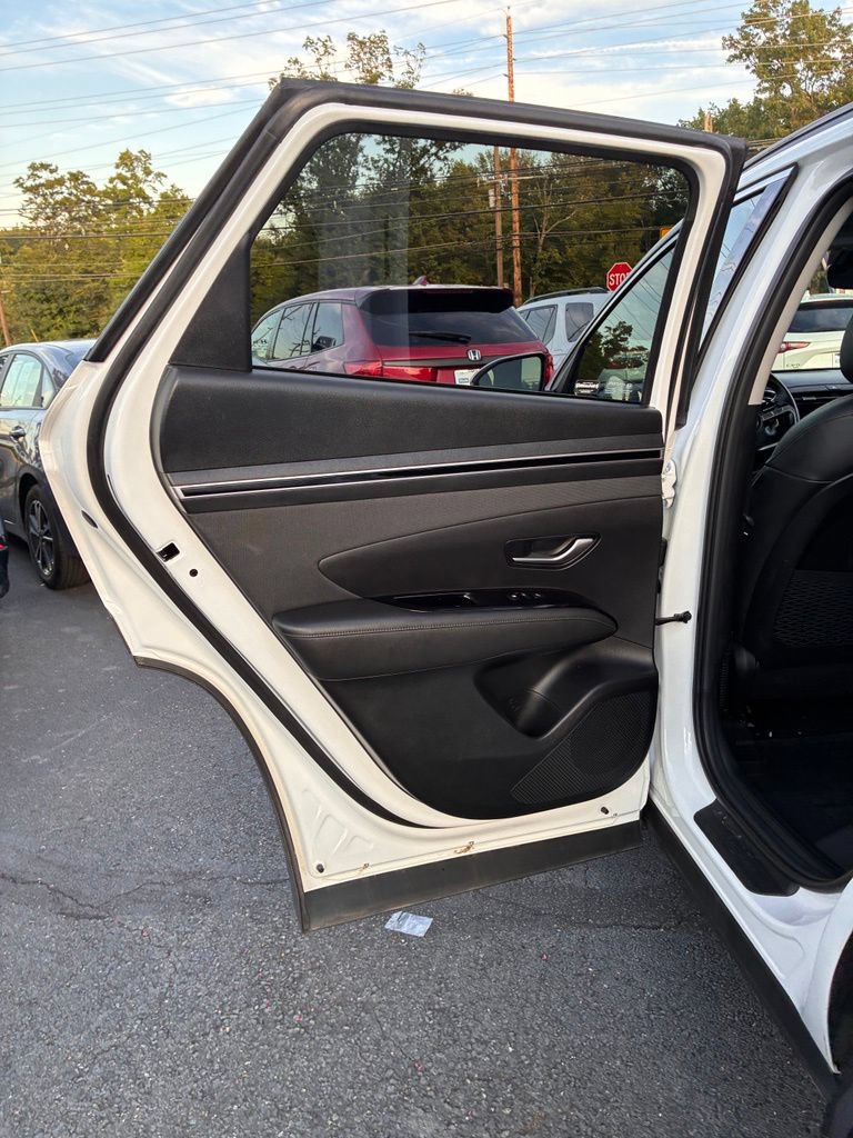 Used 2024 Hyundai Tucson Limited AWD/4WD image 25