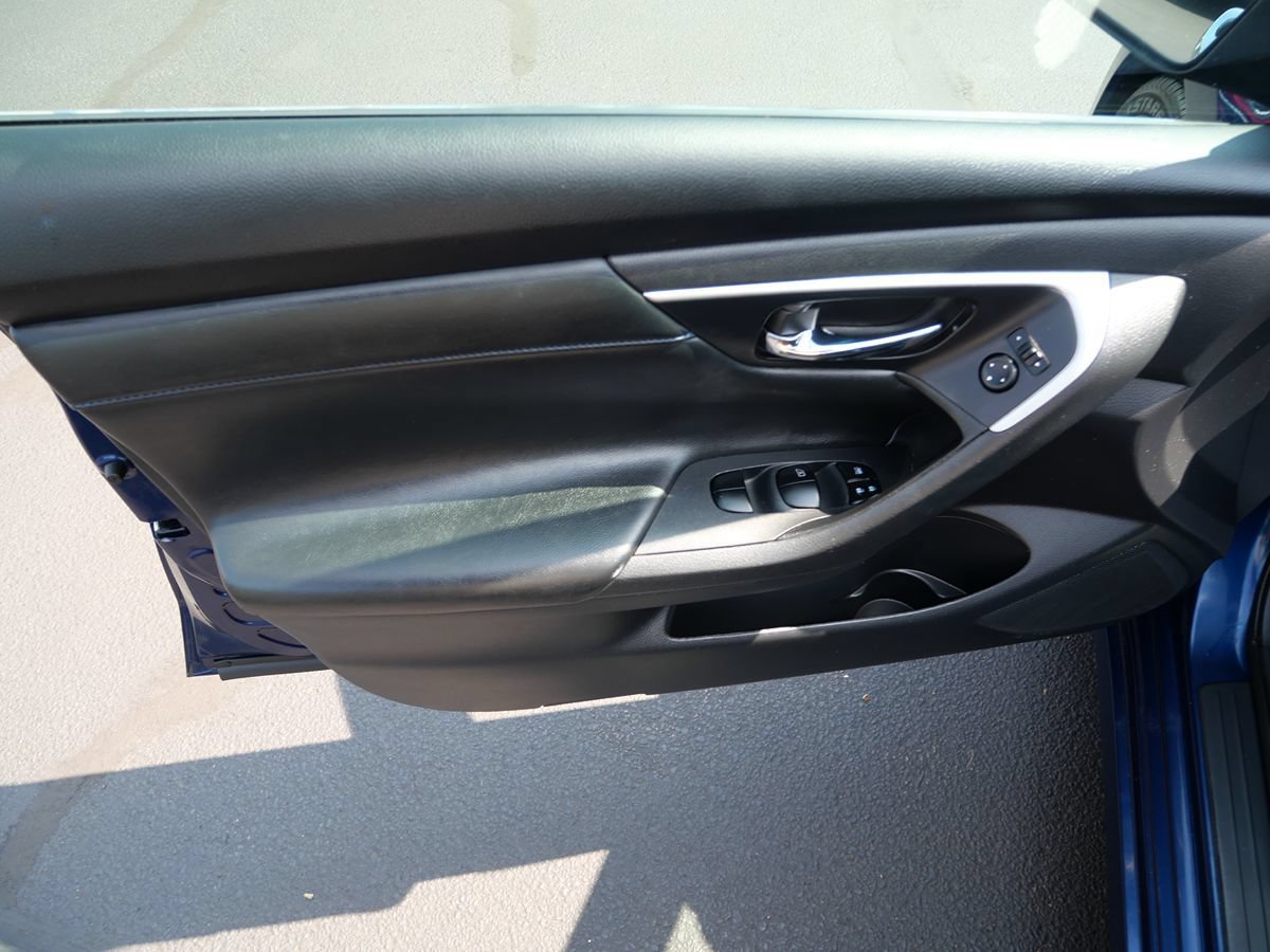 Used 2017 Nissan Altima 2.5 SR FWD image 15