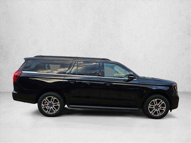 Used 2025 Ford Expedition Max Active AWD/4WD image 4