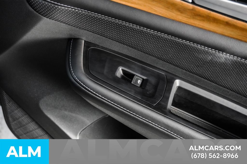 Used 2025 Volkswagen Atlas SE image 45