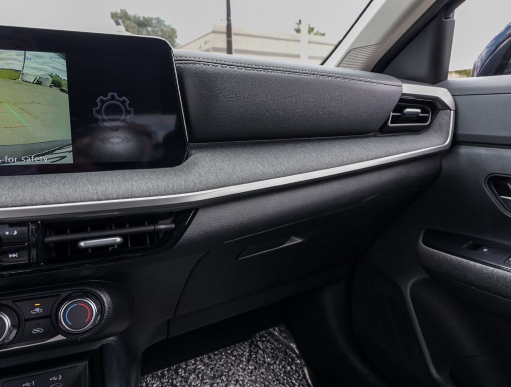 Used 2025 Nissan Kicks SV FWD image 28