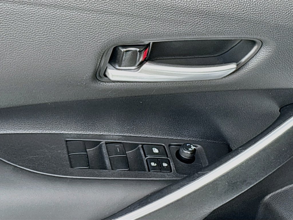 Certified 2025 Toyota Corolla SE FWD image 22
