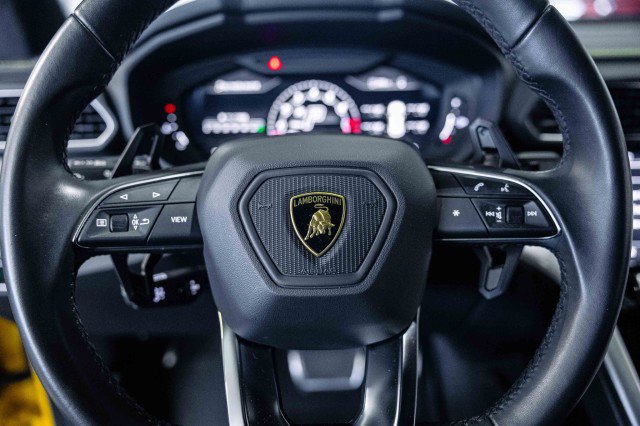 Used 2022 Lamborghini Urus image 21
