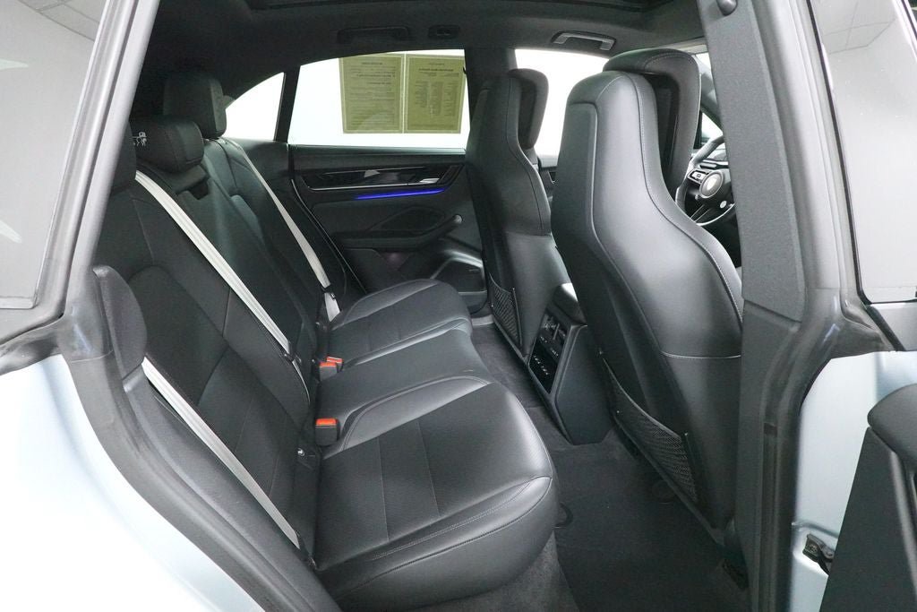 Used 2025 Porsche Macan 4 Electric AWD/4WD image 34