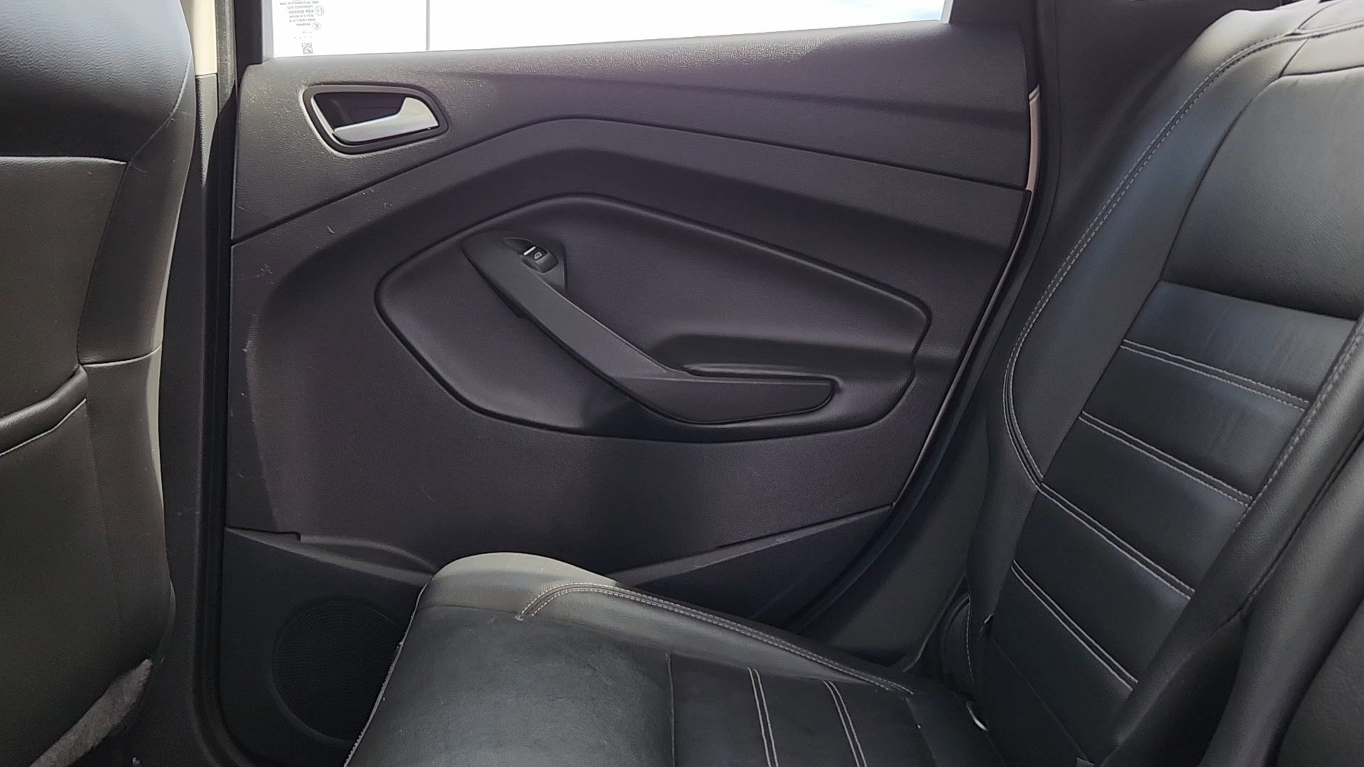 Used 2017 Ford C-MAX Energi SE w/ Equipment Group 402A image 16