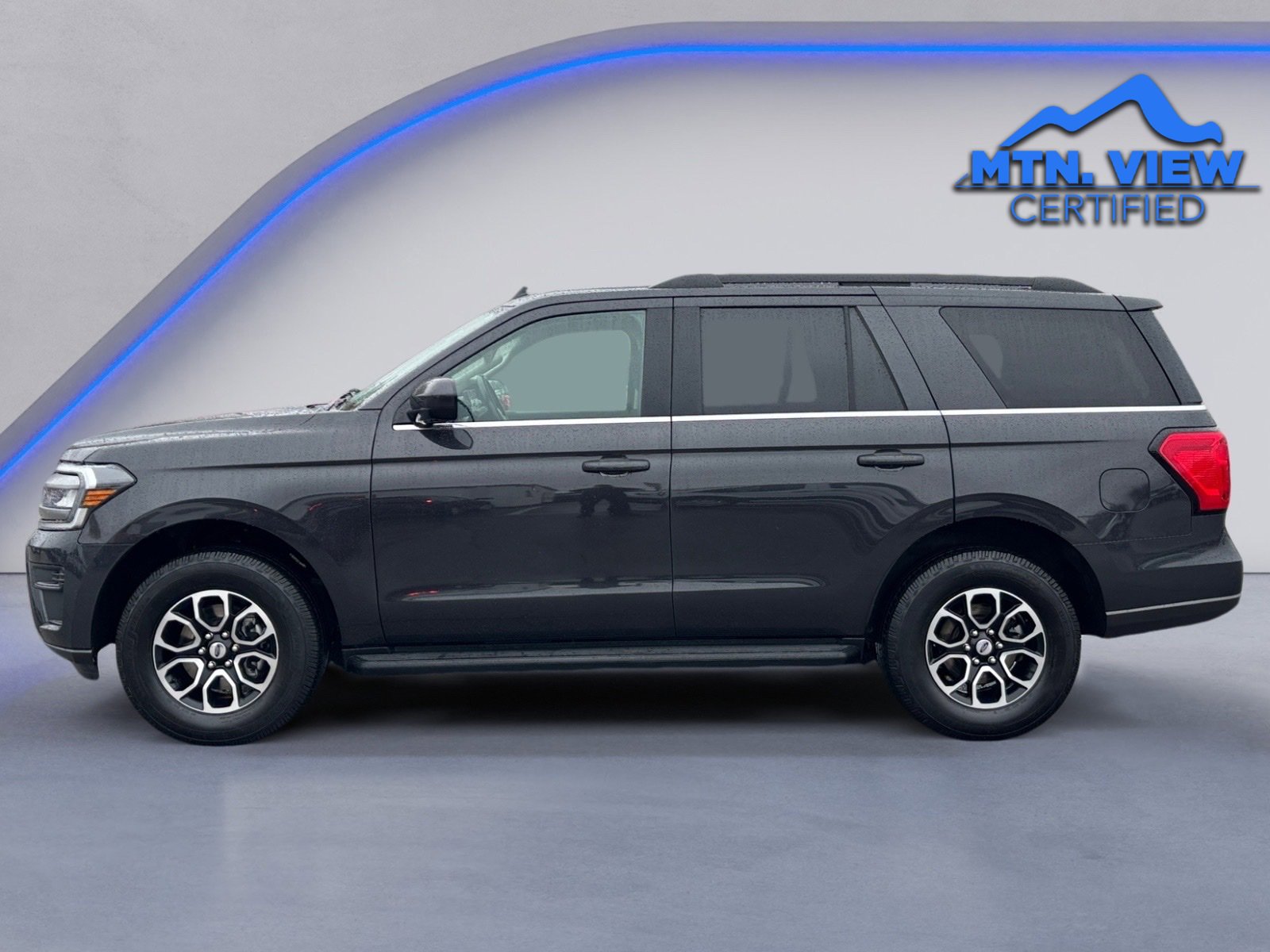 Used 2024 Ford Expedition XLT image 13
