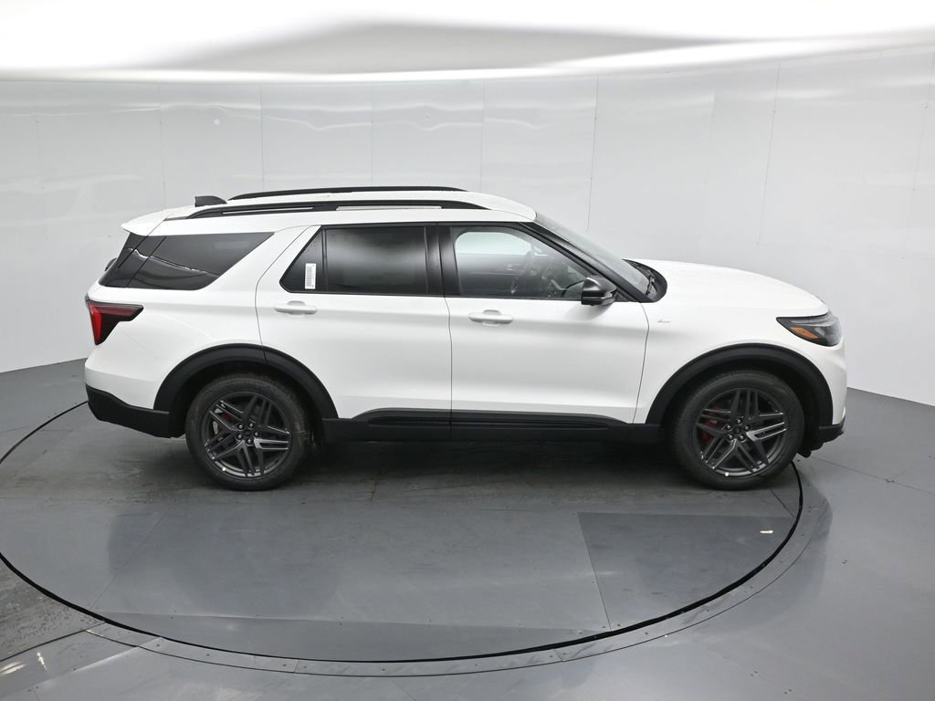 New 2026 Ford Explorer ST-Line w/ ST-Line Street Pack RWD image 40