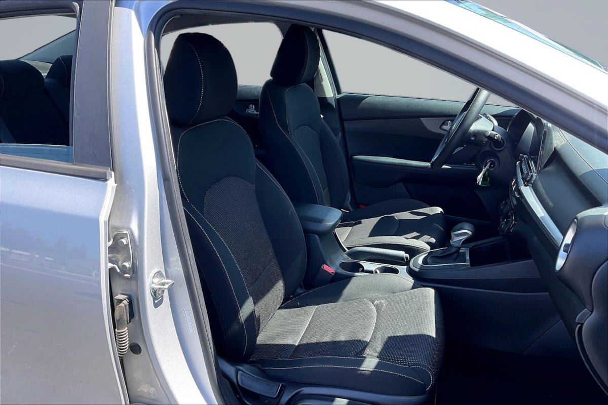 Used 2019 Kia Forte LXS FWD image 7