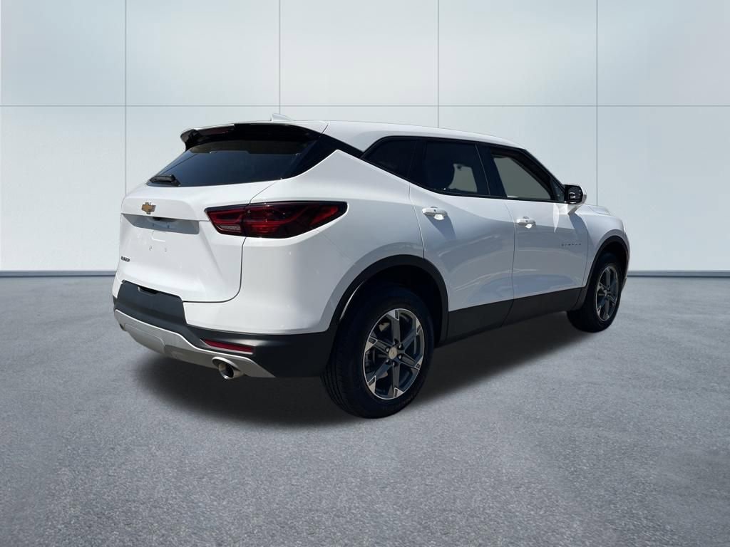 Used 2025 Chevrolet Blazer LT image 5