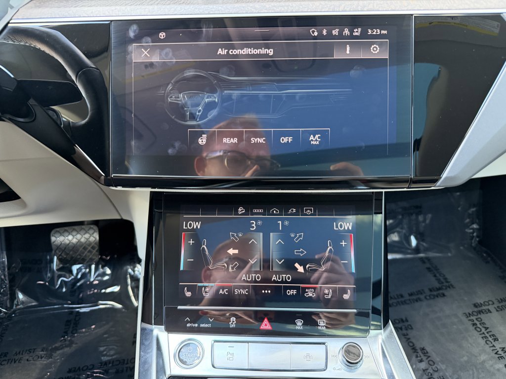 Used 2024 Audi Q8 e-tron Premium Plus w/ Premium Plus Package image 30