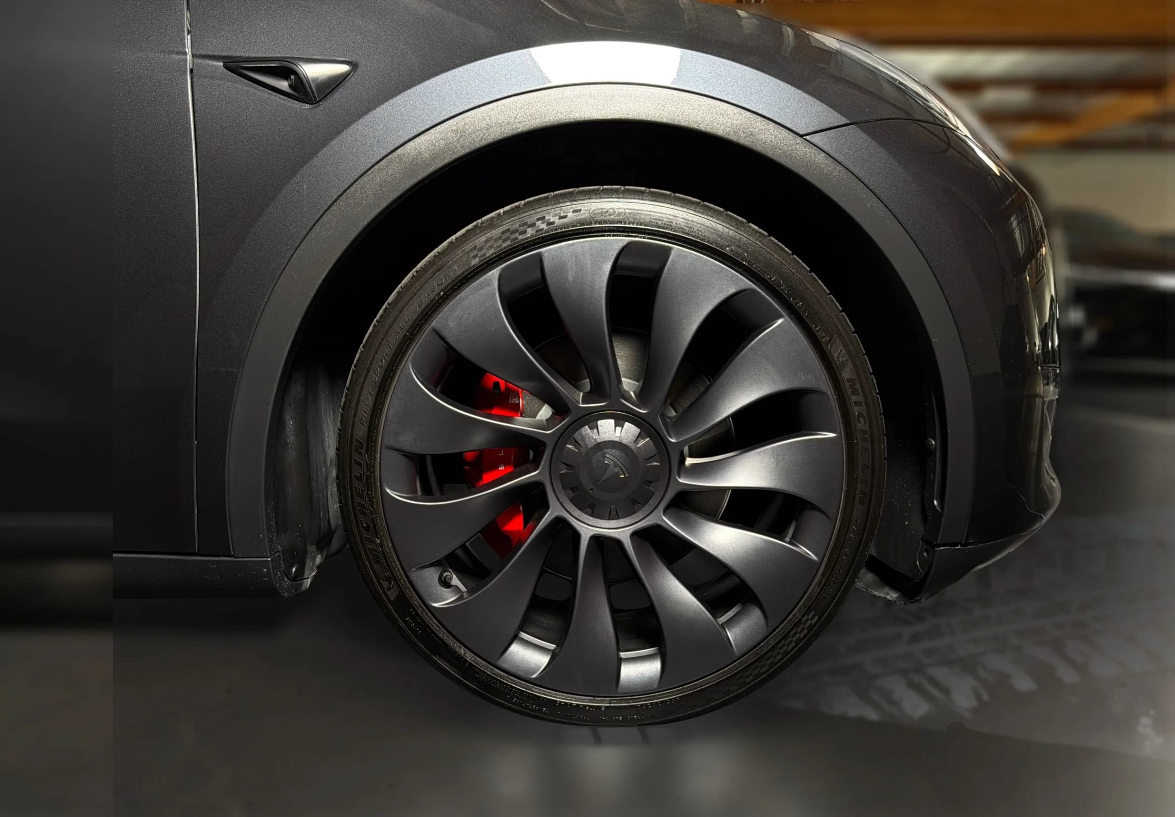Used 2024 Tesla Model Y Performance AWD/4WD image 17