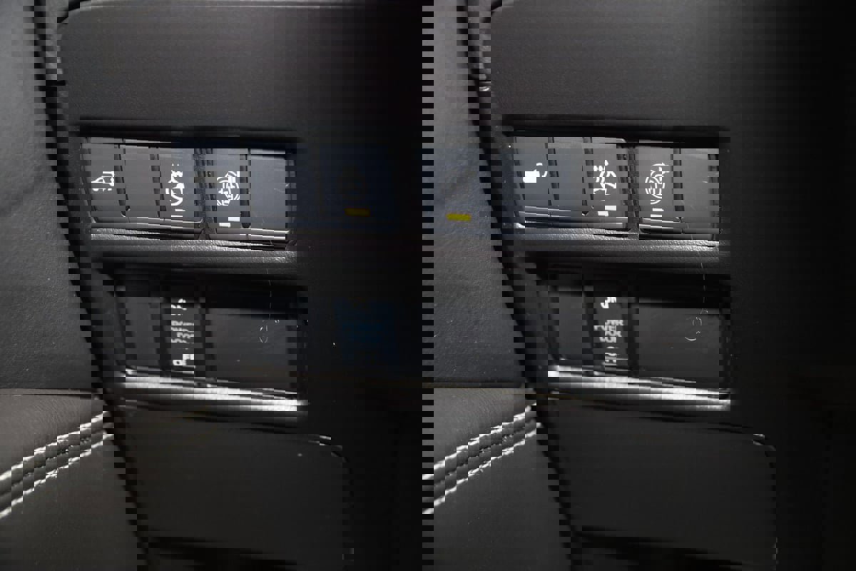 Used 2023 INFINITI QX80 Premium Select w/ All-Season Package image 34