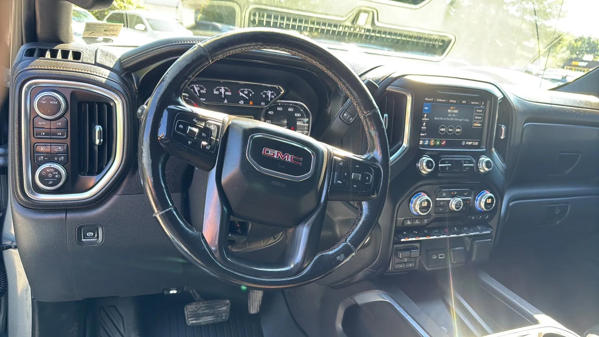 Used 2020 GMC Sierra 1500 AT4 w/ AT4 Premium Package image 9