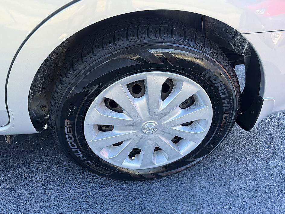 Used 2018 Nissan Versa S Plus FWD image 24