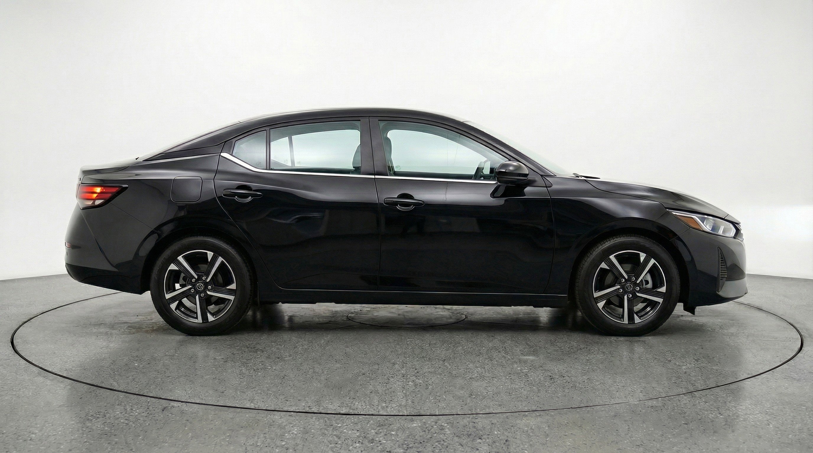 Used 2025 Nissan Sentra SV image 11
