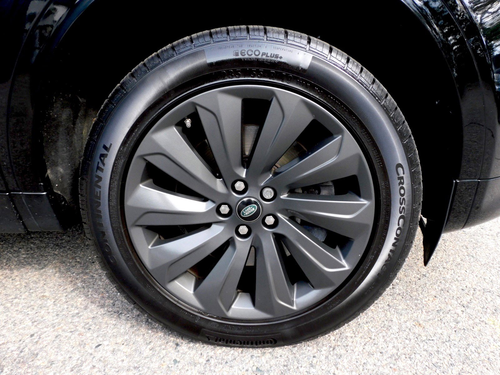 Used 2020 Land Rover Discovery Sport SE R-Dynamic image 24