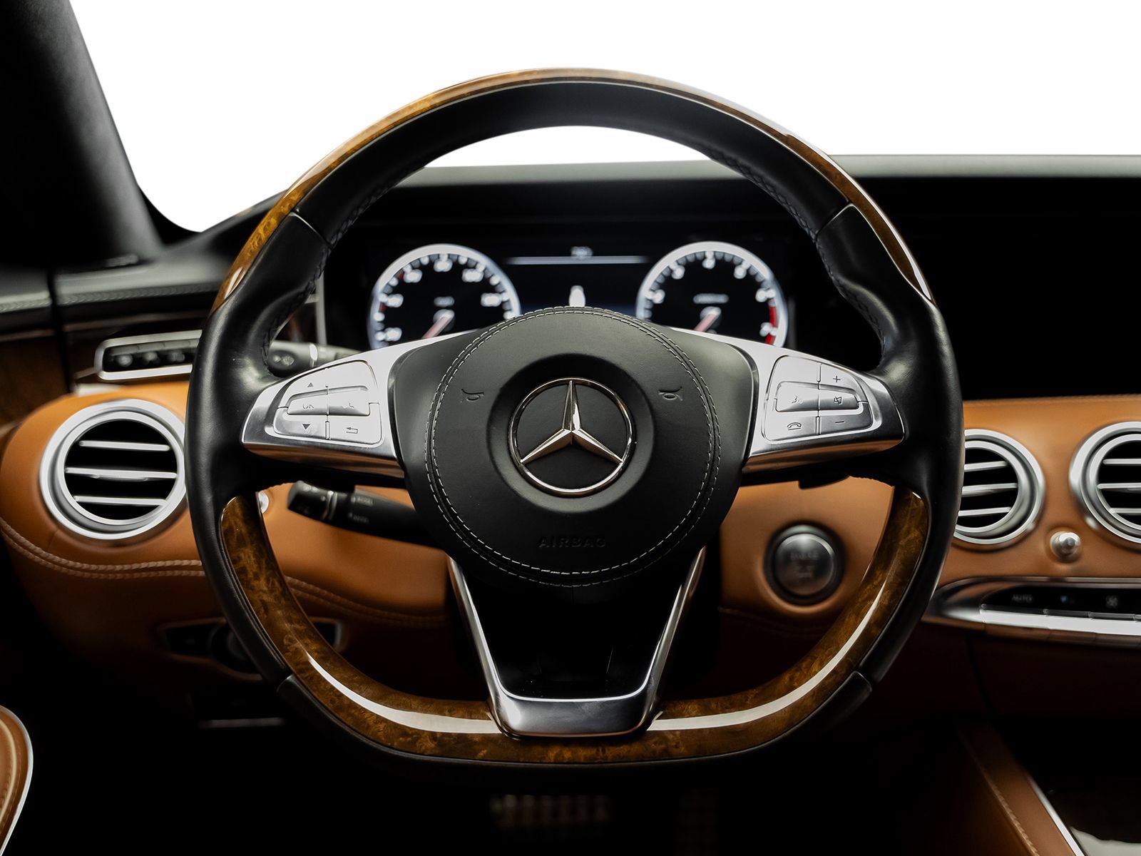 Used 2015 Mercedes-Benz S 550 4MATIC Coupe image 33