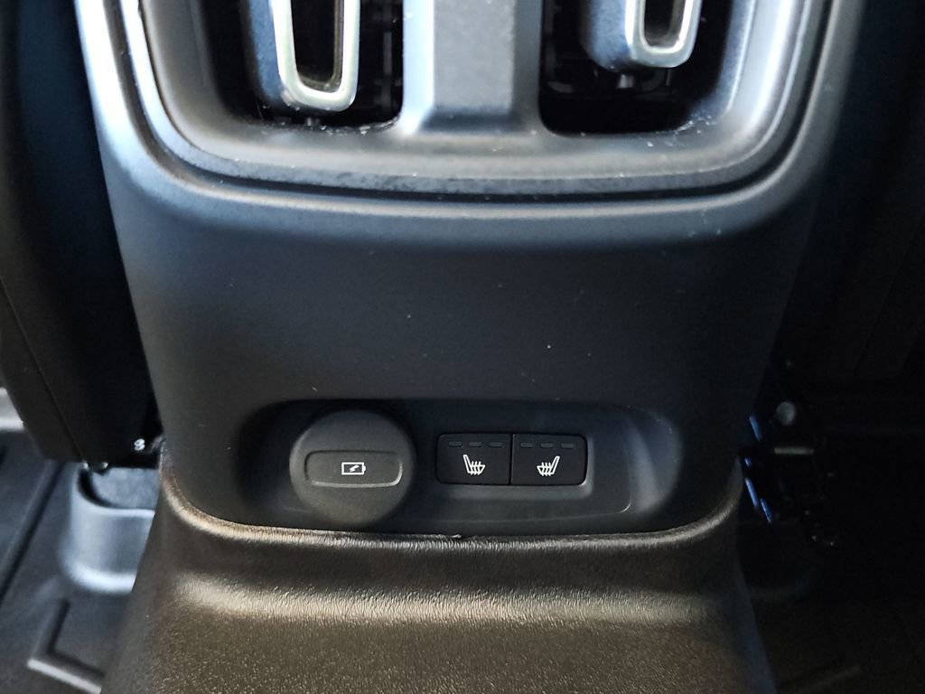 Used 2023 Volvo C40 P8 Recharge Ultimate image 26