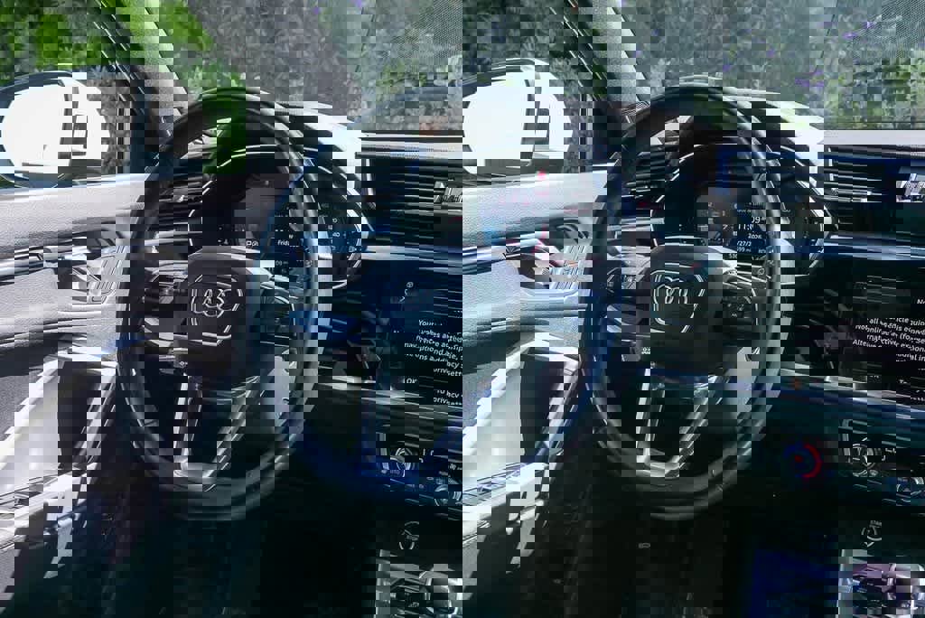 Used 2023 Audi Q3 2.0T Premium image 14