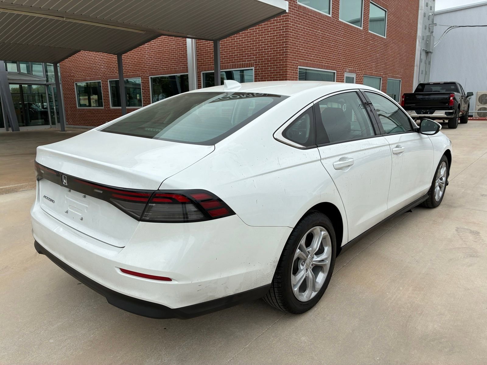 Used 2024 Honda Accord EX image 11