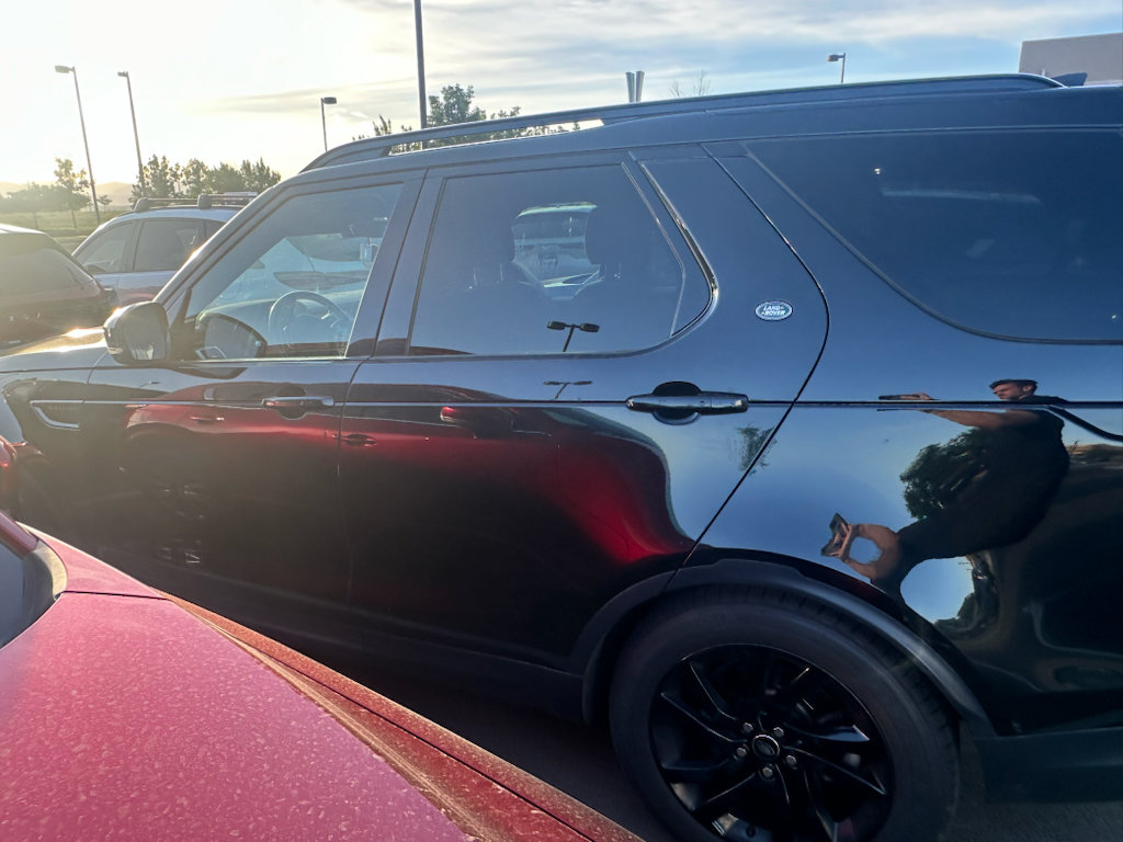 Used 2017 Land Rover Discovery SE AWD/4WD image 9