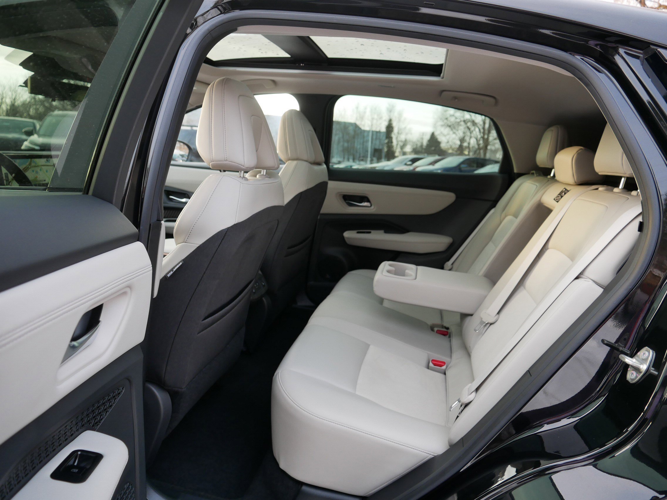 Certified 2023 Nissan Ariya AWD image 34