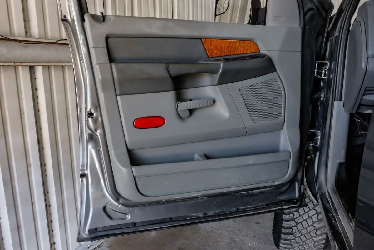 Used 2006 Dodge Ram 2500 Truck SLT image 42