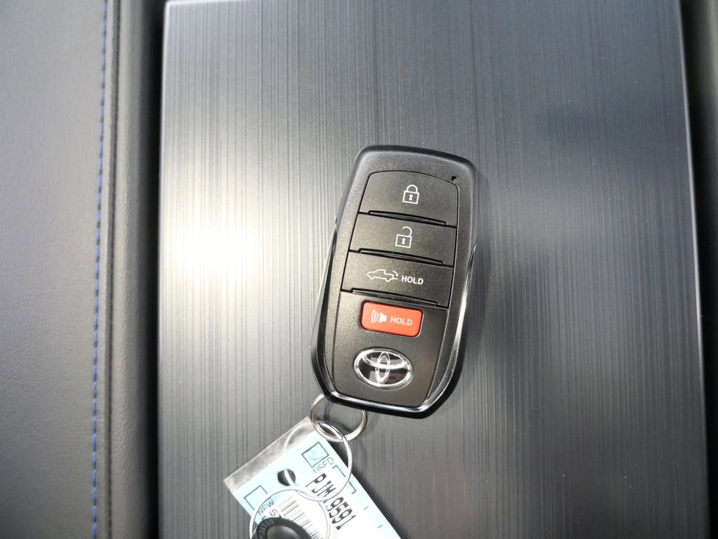 Used 2024 Toyota Tundra Platinum AWD/4WD image 29