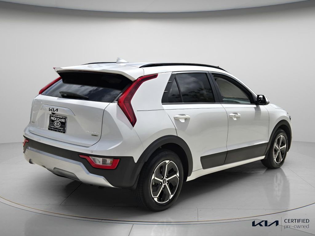Used 2024 Kia Niro EX image 7