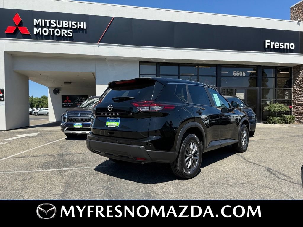 Used 2024 Nissan Rogue S FWD image 9