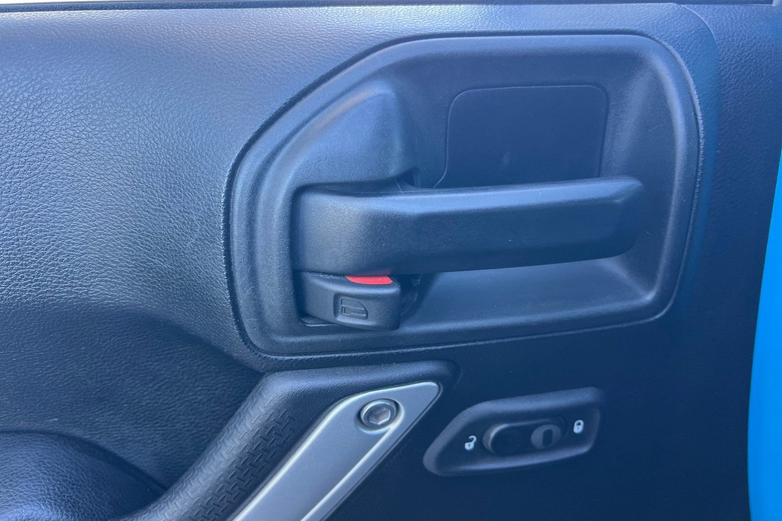 Used 2018 Jeep Wrangler Unlimited Rubicon w/ Cold Weather Group image 11