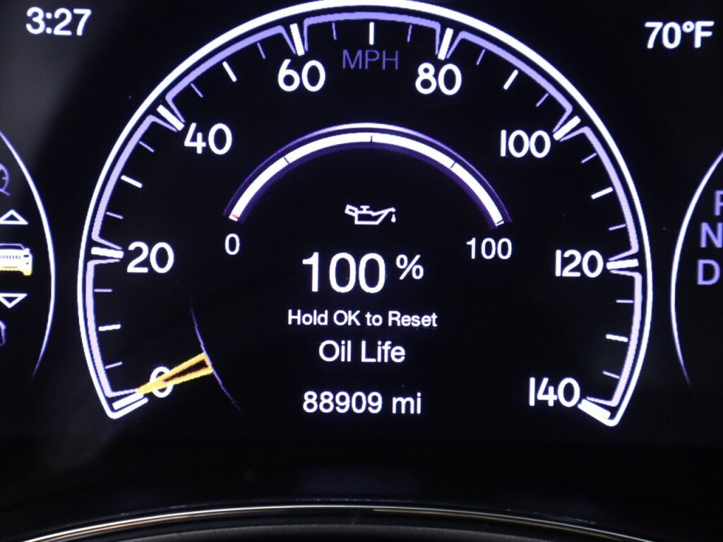 Used 2019 Jeep Grand Cherokee Laredo w/ Laredo X Package RWD image 14