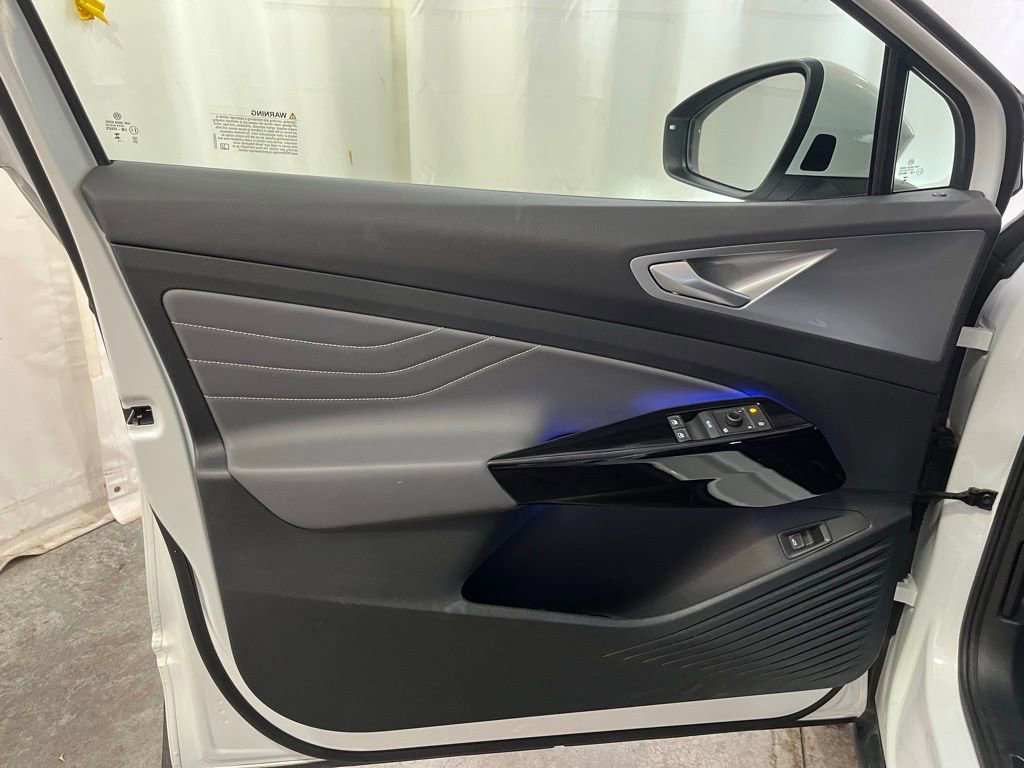Used 2023 Volkswagen ID.4 Pro S image 9