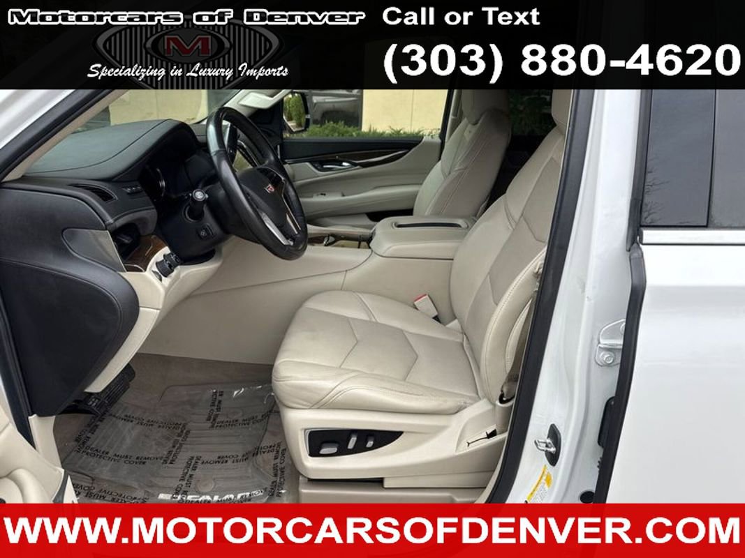 Used 2019 Cadillac Escalade Luxury AWD/4WD image 7